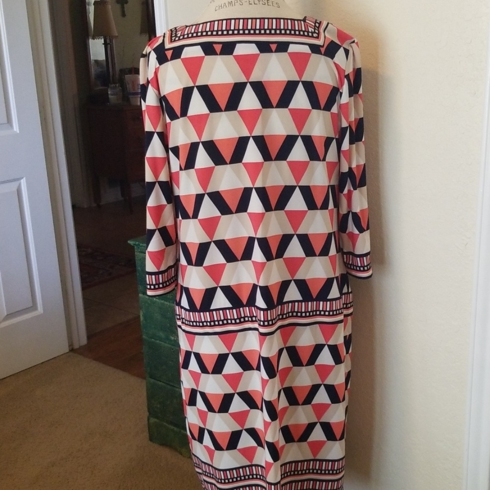 Roz & Ali Shift Dress - Picture 3 of 8